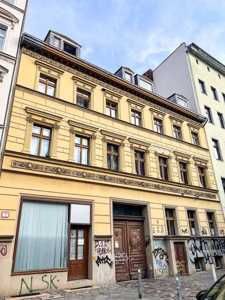 Modernisierte 2 Zimmer Wohnung mit EBK in Berlin Gesundbrunnen — photo 1